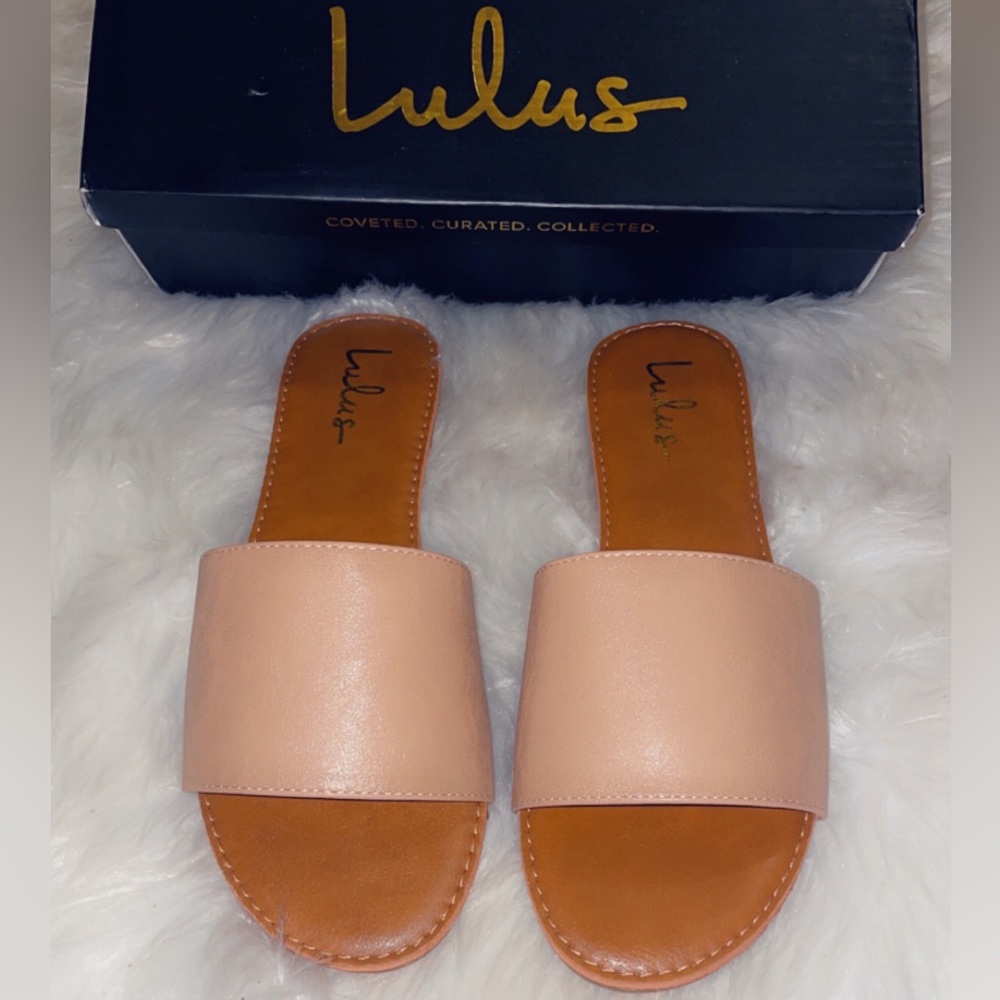 New Lulu’s Sandals - Picture 2 of 4